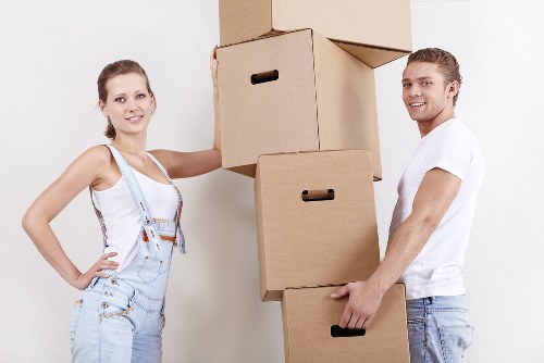 Flexible man and van moving help for flats in North Kensington
